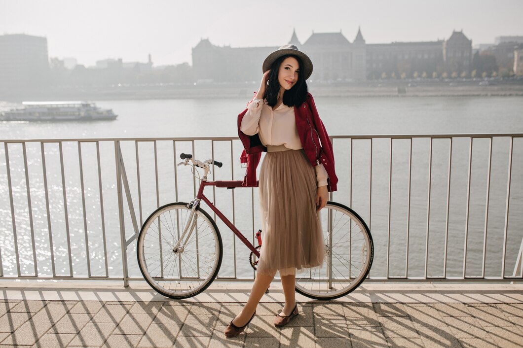 What to Wear in France: A Guide to Effortless Parisian Chic